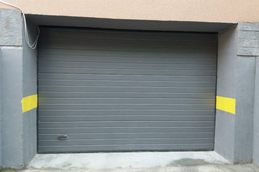 секционные ворота и калитка в гараж