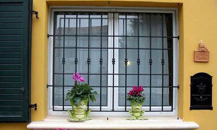 решетки на окна в частном доме